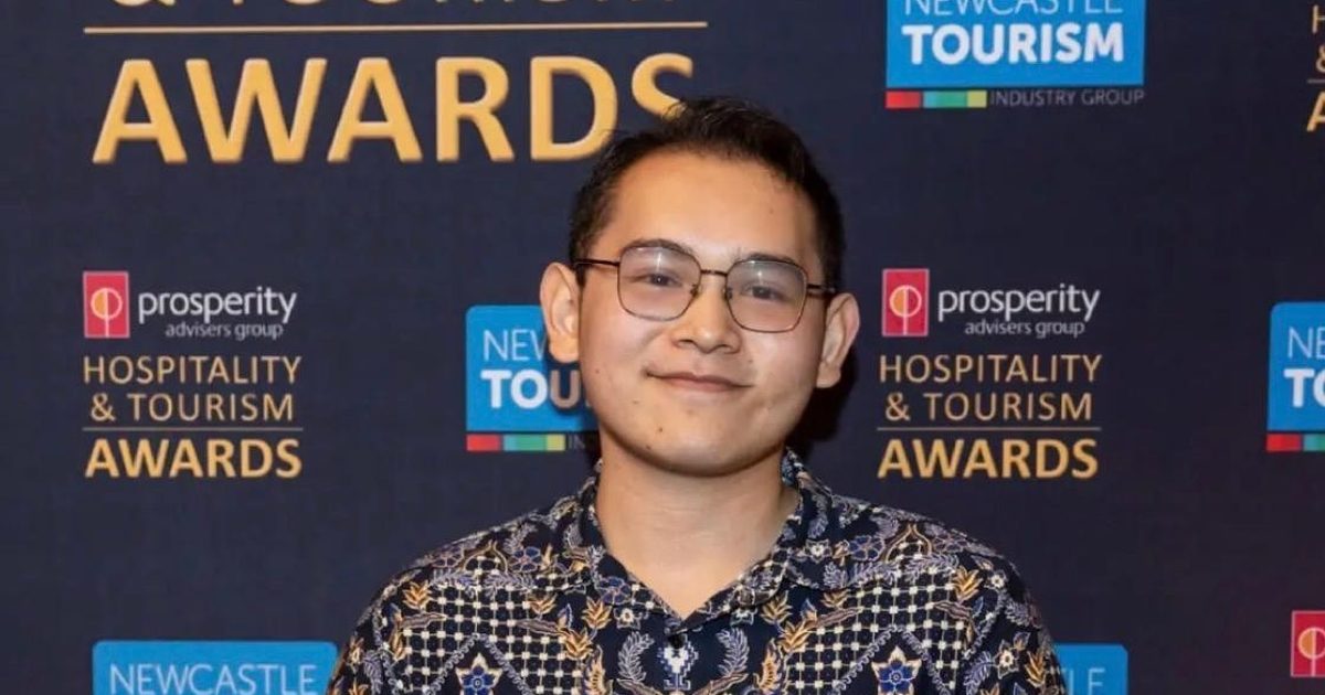 Hunter Education student Leon Oswald with his award at the 2026 Newcastle Hospitality & Tourism Awards